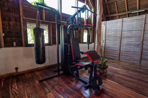 Fitness centrum a/nebo fitness zařízení v ubytování Shambala Madagascar: Beachfront Lodge And Adventures