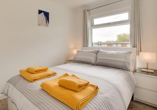 Gallery image of No. 2 The Poop Deck in Dartmouth