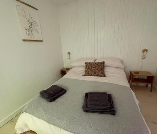 Katil atau katil-katil dalam bilik di Linnet, Moor and Sea Holidays, set perfectly between Exmoor and the sea