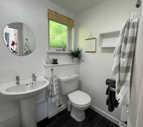 Bilik mandi di Linnet, Moor and Sea Holidays, set perfectly between Exmoor and the sea
