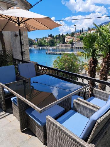 Apartment by the sea