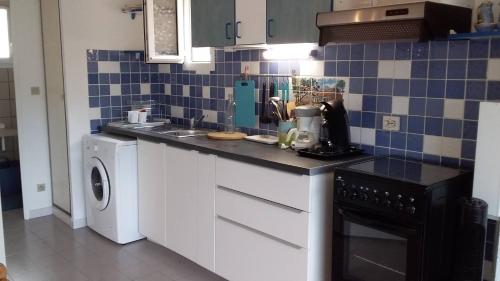 Photo de la galerie de l'établissement APPT 2 PIECES 33m2 + TERRASSE 14m2 REF 4047, à Le Castellas