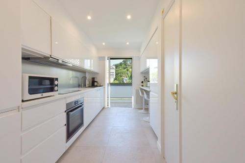 2-Br sea view private parking walk to beaches