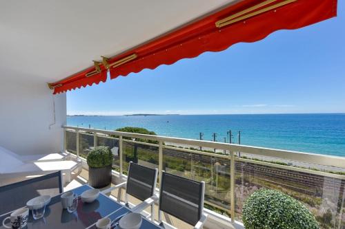 2-Br sea view private parking walk to beaches