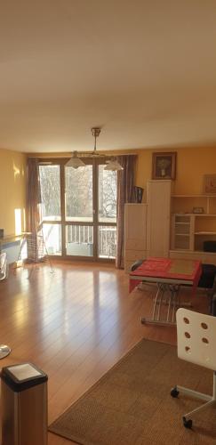 T3 77 m2 calme+parking proche Paris & métro