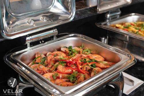 Essen auf dem Boot oder in der Nähe