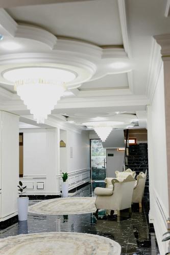 Гостиная зона в Ko'k Saroy Plaza Hotel
