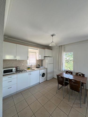 Gallery image of Pinky Apart Otel Bodrum in Bodrum City