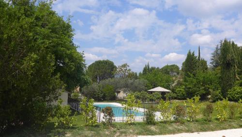 Gite Eden, aux Mirabelles, avec piscine