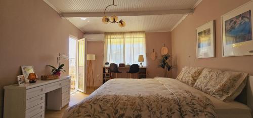 Nuçi's Place 3, cozy 1 bedroom apartment with balcony near Bllok