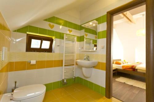 Koupelna v ubytování Chata Alpina Čertov