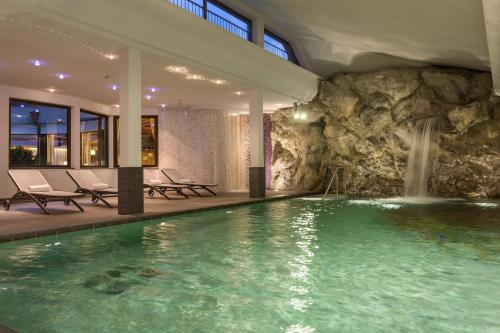 La alberca dentro o cerca de Hotel Antares