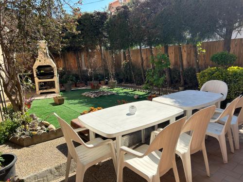 Κήπος έξω από το Maison de village Canet en Roussillon proche mer