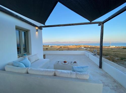 White house with sea view (number 2)