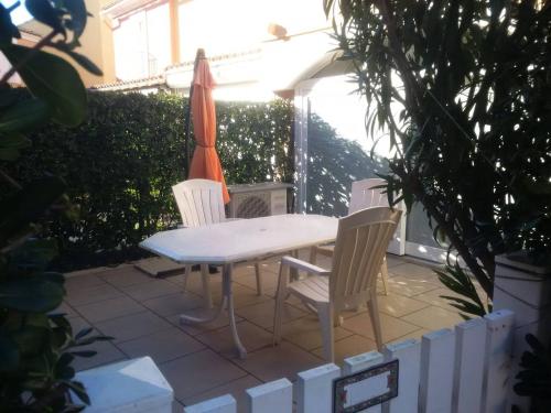 APPT 2 PIECES 27m2 + TERRASSE 22m2 REF 4015
