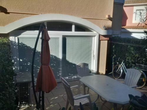 Photo de la galerie de l'établissement APPT 2 PIECES 27m2 + TERRASSE 22m2 REF 4015, à Le Castellas