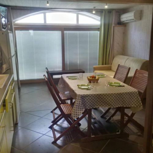 Photo de la galerie de l'établissement APPT 2 PIECES 27m2 + TERRASSE 22m2 REF 4015, à Le Castellas