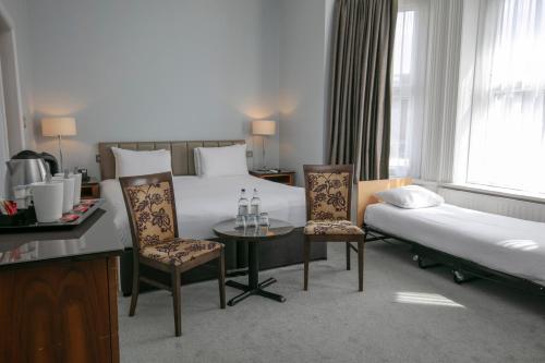 Bournemouth West Cliff Hotel & Spaにあるベッド