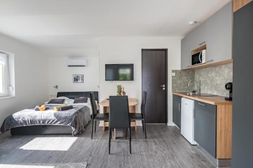 Dapur atau dapur kecil di Balatonic Lemon apartmanház