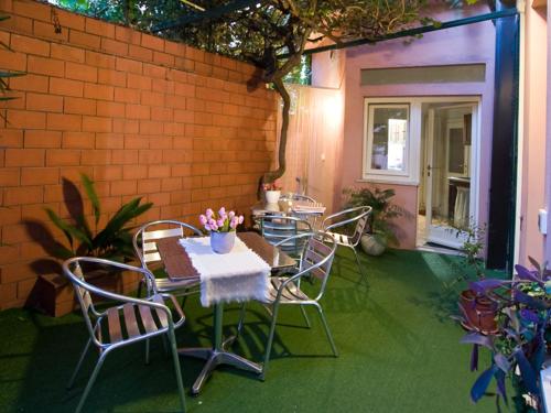 Jardín al aire libre en Albergo Italia