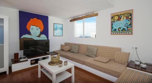 Extramuros Town house with roof terrace and sea view in the center of Conil