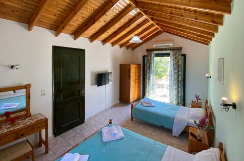 Gallery image of Apartments Fotoula in Petra