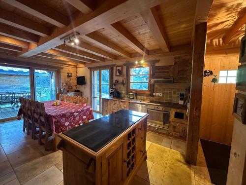 Chalet plein de charme, 8 personnes, 3 chambres - CH39