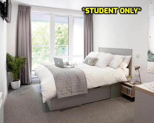 Posteľ alebo postele v izbe v ubytovaní Student Only Zeni Central Nottingham Studios