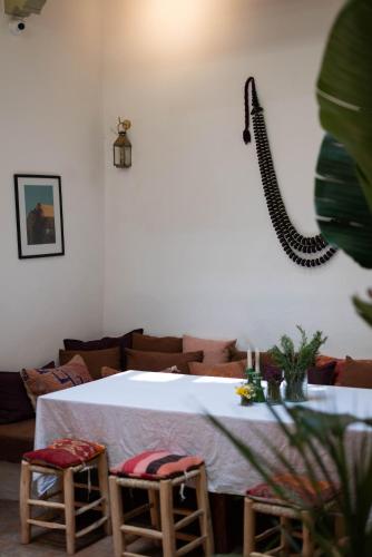 Posezení v ubytování Riad Petite Rêverie