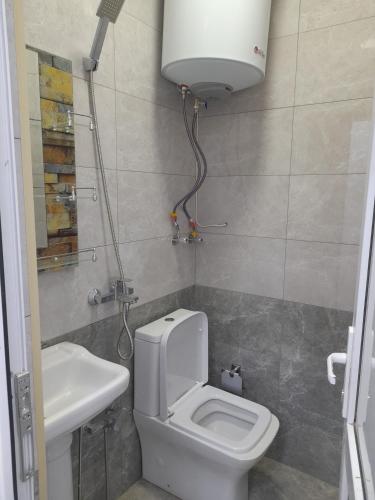 Bany a White City Hostel