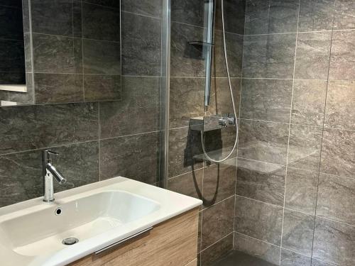 Bel appartement neuf aux Gets, proche des pistes, avec terrasse et parking sécurisé