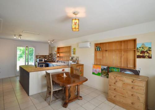 Photo de la galerie de l'établissement Gîte Daisy, à Saint-Martial-dʼArtenset