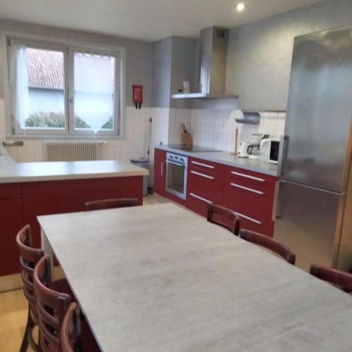 Grand appartement de 4 Chambres moderne et lumineux, entièrement meublé