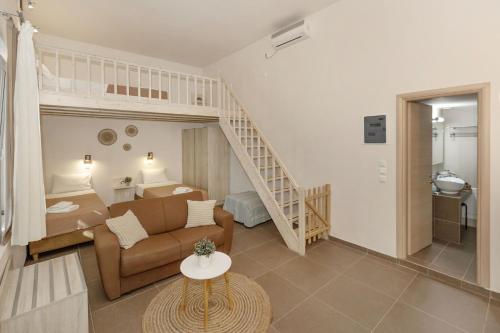 Φωτογραφία από το άλμπουμ του Oinoni's Home - ACHILLES studio στη Σουβάλα