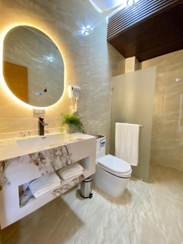 Un baño de RIG Colonial Experience