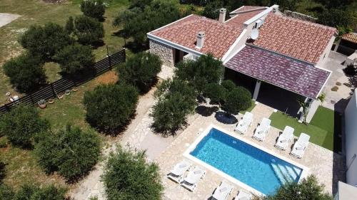 Kolam renang di atau dekat dengan Holiday home Tina with Private Pool