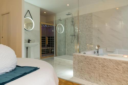 Koupelna v ubytování Suite Atemporelle - SPA room