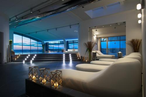 Гостиная зона в Excelsior Hotel, SPA & Lido - Preferred Hotels & Resorts