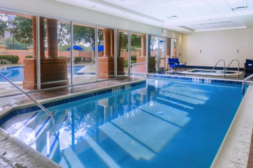 Sheraton Suites Market Center Dallas Image