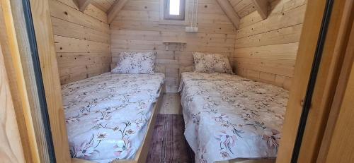 Postel nebo postele na pokoji v ubytování Camp МRDAK