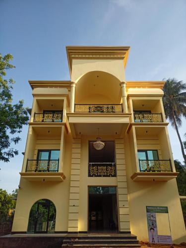 El edificio en el que está el hotel