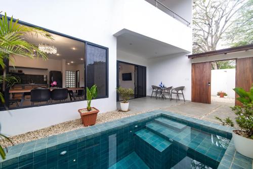 Piscina en o cerca de Solemar 2bdrm House - Private Pool , King Bed and Balcony Sunset View