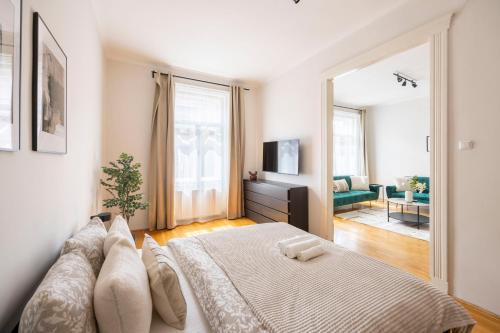 Stylish & Cozy City Center Apartment by Prestige Homes 1072 Budapest, Klauzál utca 31 kép - 3