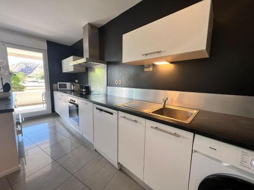 Photo de la galerie de l'établissement Grand T3 neuf proche port/centre ville, à La Ciotat