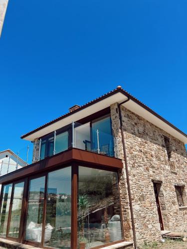 Το κτήριο όπου στεγάζεται  η παραθεριστική κατοικία