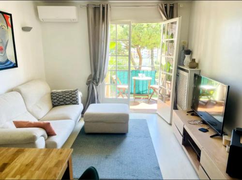 Superb apartment in provenzal residence with pool