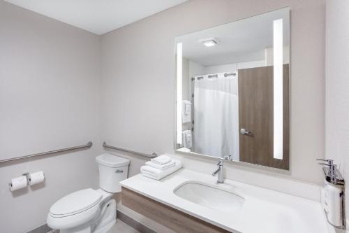 Ένα μπάνιο στο Holiday Inn Express Kearney by IHG
