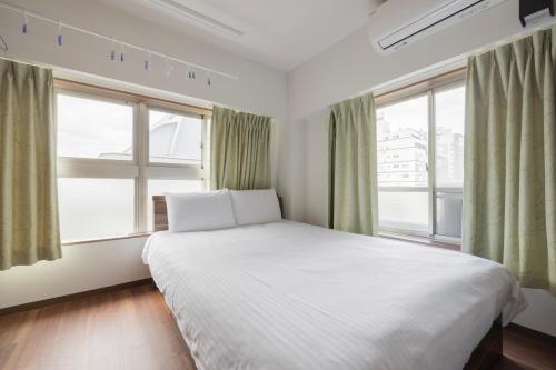 self-check in-5mins walk from shinokubo station free wifi