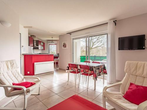 Appartement Moderne avec Terrasse – 700m des Commerces, St-Jean-de-Luz - FR-1-4-564