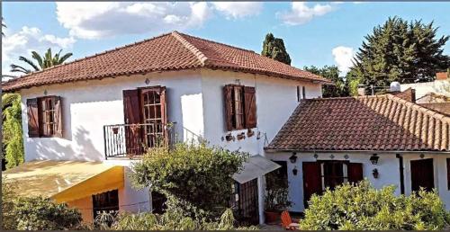 Το κτήριο όπου στεγάζεται  η παραθεριστική κατοικία